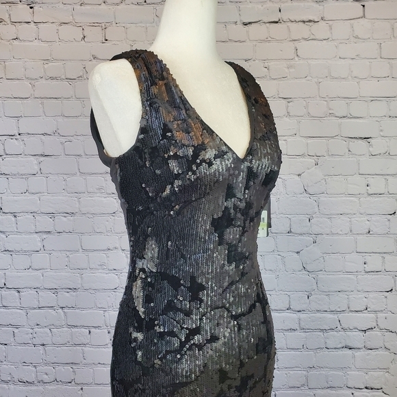 𝅺GUESS V Neck Sleeveless Sheeth Dress sz. 4 NWT - Picture 7 of 11